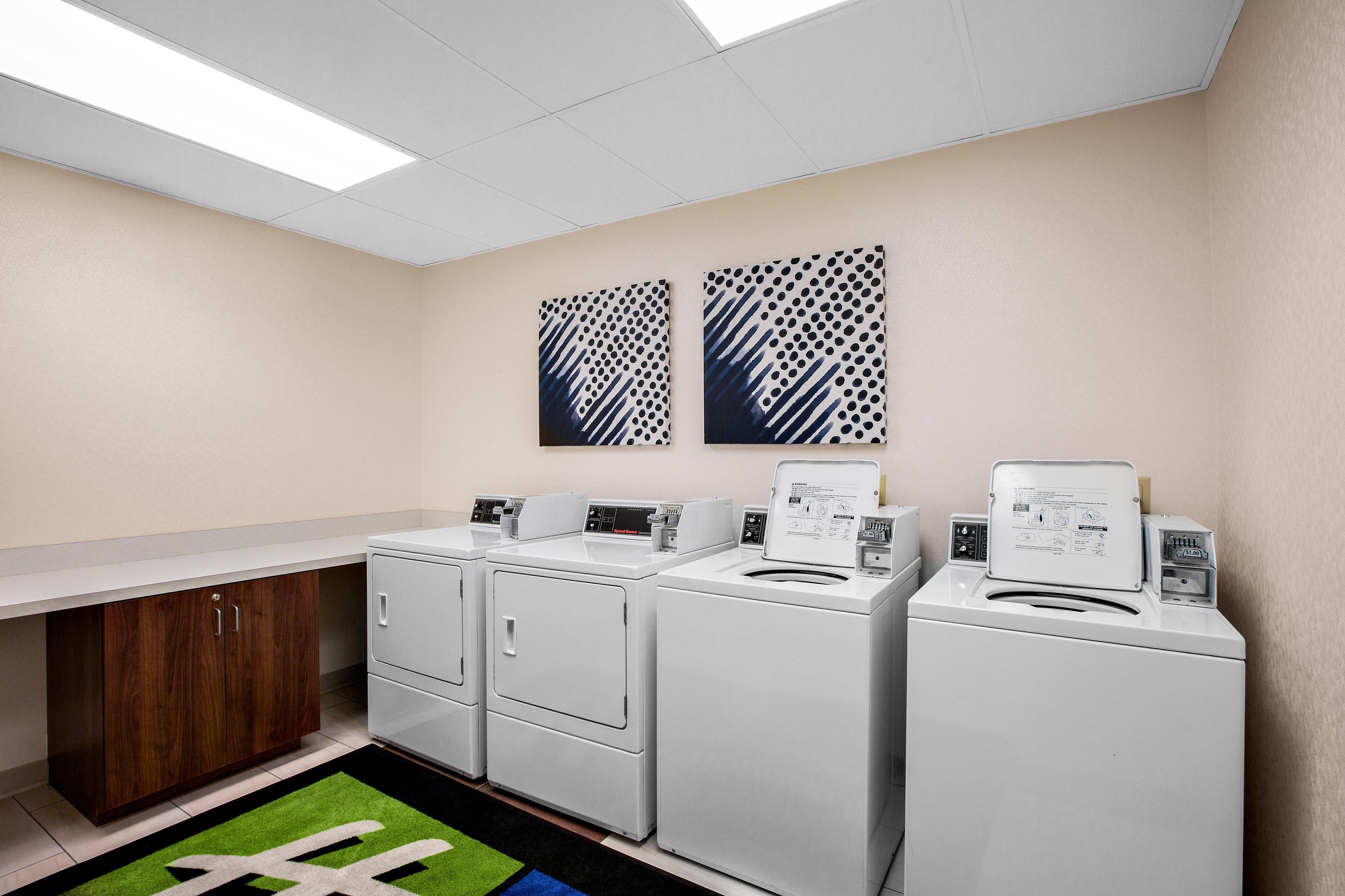 Holiday Inn Express Hotel & Suites Ontario By Ihg Экстерьер фото